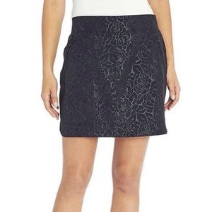 Orvis Travel Skort Women’s  Black Rose Embossed Pull On Stretch SZ XL New